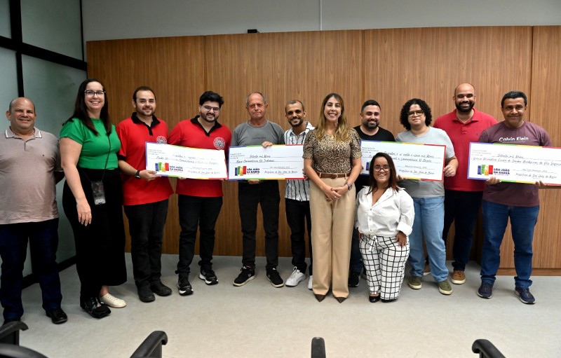 Prefeitura antecipa 50% do repasse para agremiações carnavalescas de SJB
