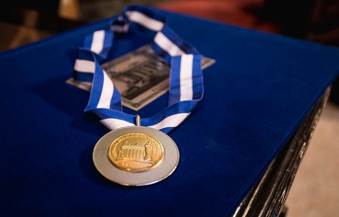 Deputados da Alerj protocolam projetos para conceder Medalha Tiradentes post mortem a policiais mortos na Operação Contenção