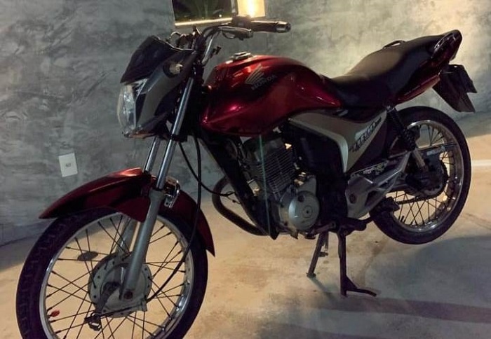 Vídeo – Motocicleta é furtada na porta de residência em SJB