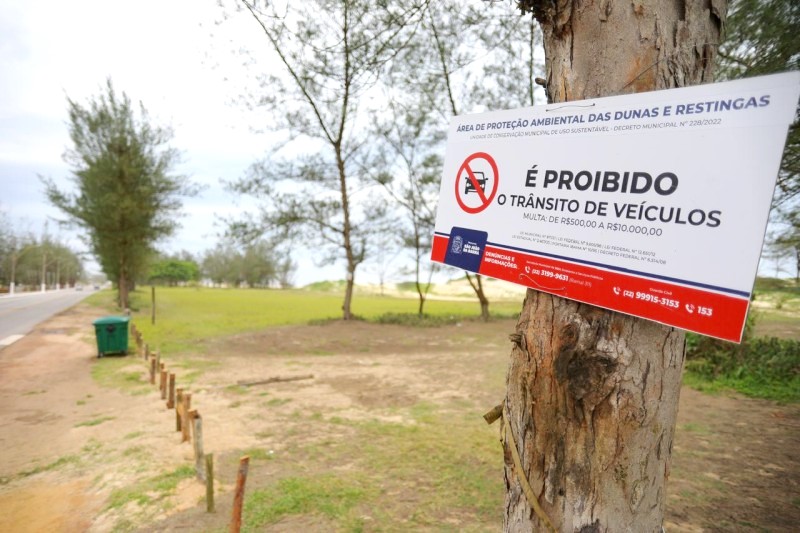 SJB reforça sinalização que proíbe tráfego de veículos na areia com multas de até R$ 10 mil