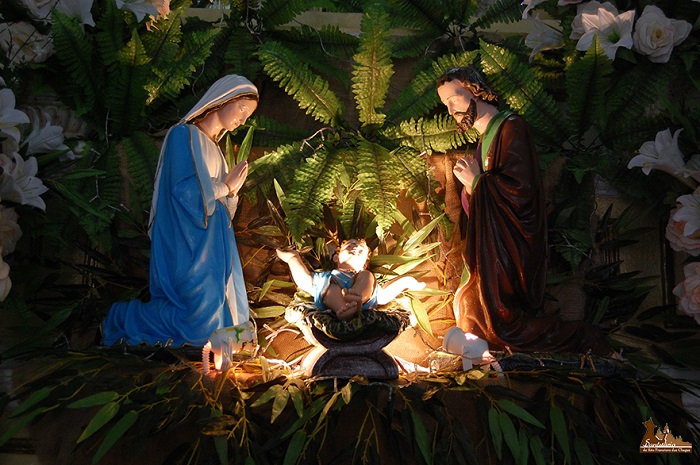 A origem do Natal, as luzes e as árvores enfeitadas