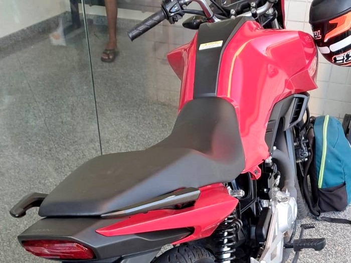 Direção perigosa termina em prisão e apreensão de motocicleta em SJB