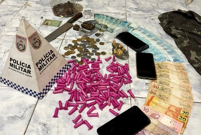 Vídeo – Homem é preso por tráfico de drogas em São João da Barra