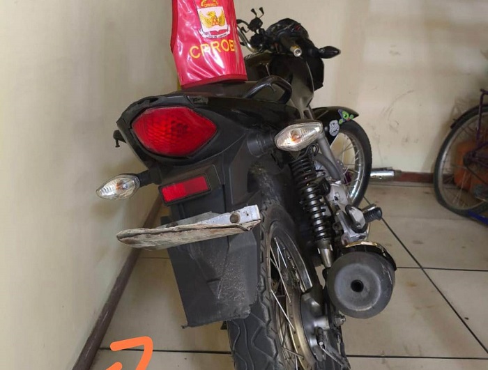 Motocicleta é apreendida por adulteração de placa em São João da Barra