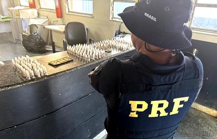 Vídeo – PRF apreende drogas na BR 101 em Campos