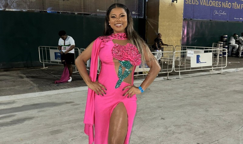 Mangueirense Amanda Mattos ministra workshop de samba em SJB