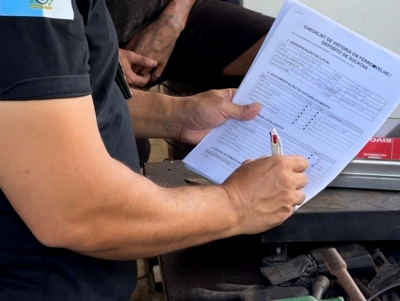 Ferros-velhos passam por fiscalização em SJB