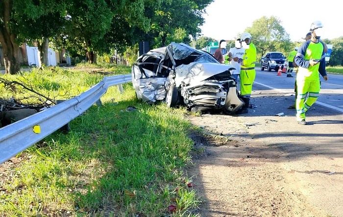 Vídeo – Acidente deixa motorista ferido na BR-101, em Campos
