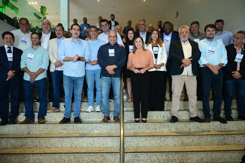 Prefeita Carla Caputi participa de encontro de mobilização dos municípios em defesa dos royalties