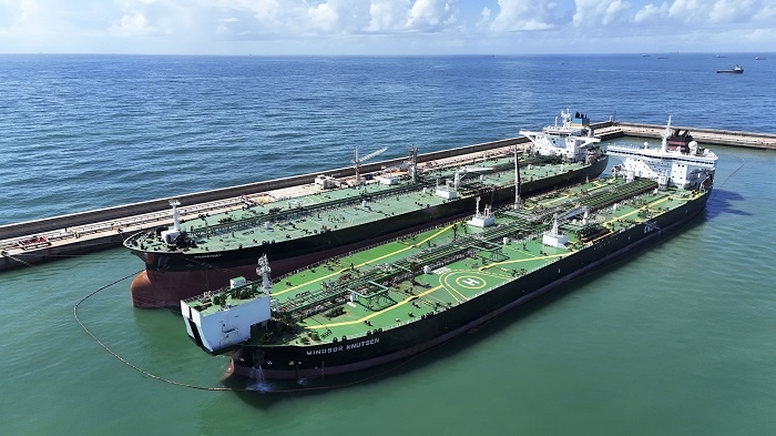 No Porto do Açu: Vast realiza primeira operação de transbordo de petróleo da ExxonMobil no Brasil