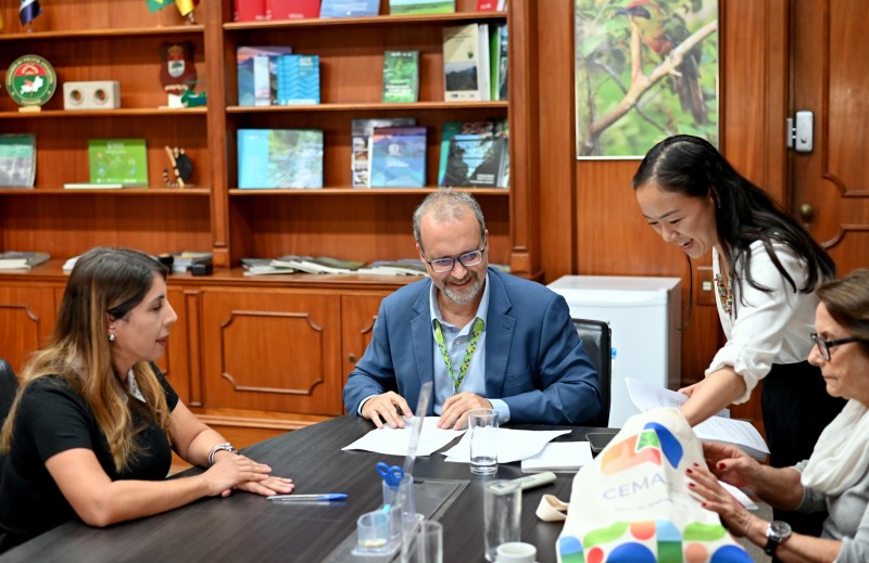 Carla Caputi reforça com o novo secretário do Ambiente demandas sobre a erosão