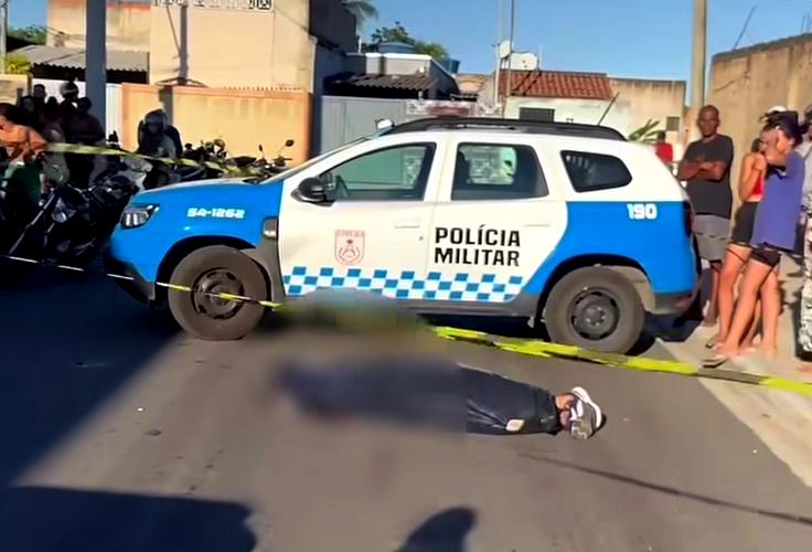 Vídeo – Homem é assassinado a tiros dentro de carro de aplicativo em Guarus