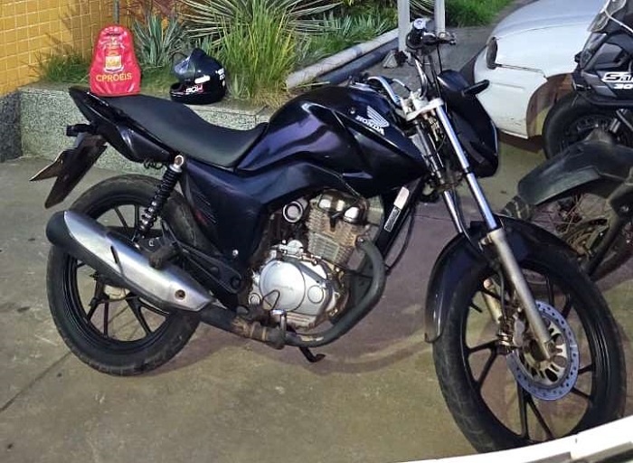 Motocicleta é apreendida após abordagem por perturbação do sossego em São João da Barra