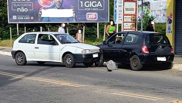 Vídeo – Motorista passa mal e provoca colisão entre veículos em São João da Barra
