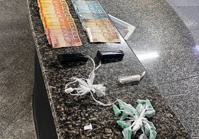 PM prende homens por tráfico de drogas em SJB