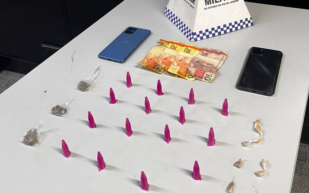 Dupla é presa por tráfico de drogas durante ação da PM em São João da Barra