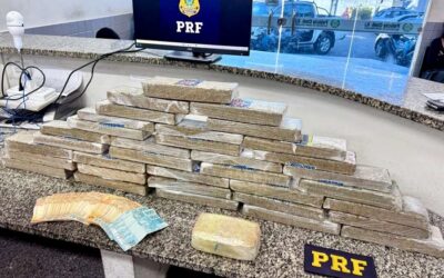 PRF apreende tabletes de maconha e cocaína embalados em caixa de presente em Campos