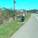 Vídeo - Motocicleta roubada durante assalto com reféns em Atafona é encontrada WhatsApp Image 2026-06-30 at 20.44.11