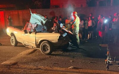 Vídeo – Homem fica preso às ferragens após grave acidente entre carro e ônibus na BR-356