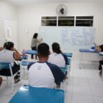 Educação de Jovens e Adultos com renovação de matrículas em SJB eja