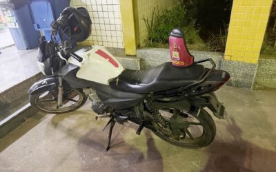 Motocicleta sem placa é apreendida durante abordagem do PROEIS em SJB