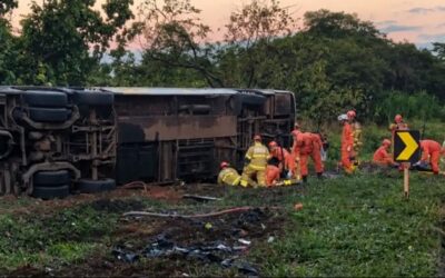 Ônibus envolvido em acidente que matou 10 pessoas em Petrópolis não tinha autorização da ANTT para transporte interestadual
