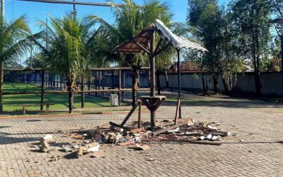 Praça de SJB é alvo de vandalismo
