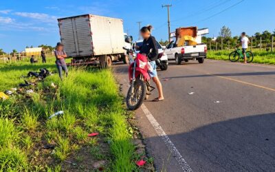 Vídeo – Professora morre após colisão entre moto e caminhão na RJ-196, em SFI