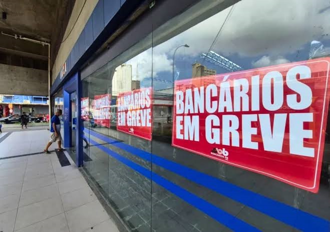 Caixa entra em greve nacional; BB tem paralisação parcial