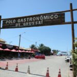 Pórticos do Polo Gastronômico de Grussaí serão retirados para manutenção polo gastronômico